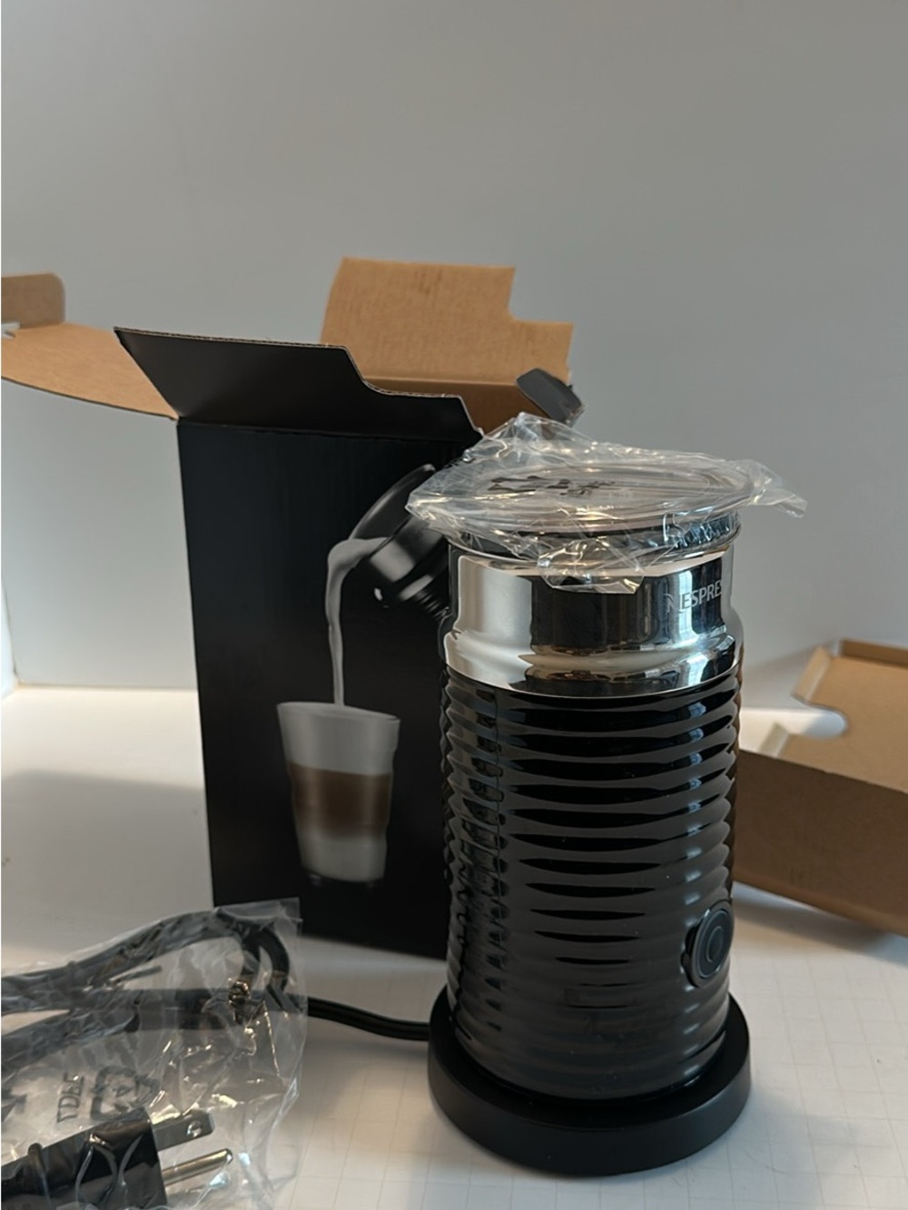 Nespresso Aeroccino 3 Milk Frother New in Box — Black - Picture 2 of 5